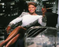 Dionne Warwick smoking